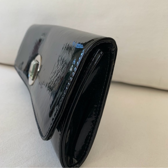 Jessica McClintock Black Patent Leather Clutch Gemstone Clasp Chain Strap - Picture 3 of 9